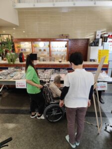 神奈川の特養様で販売会❣️